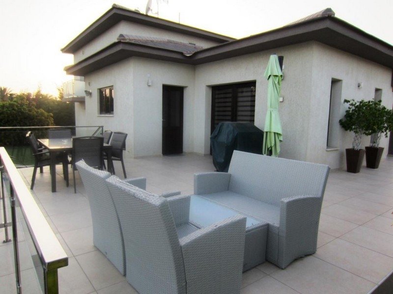 House (Detached) in Zygi, Larnaca for Sale