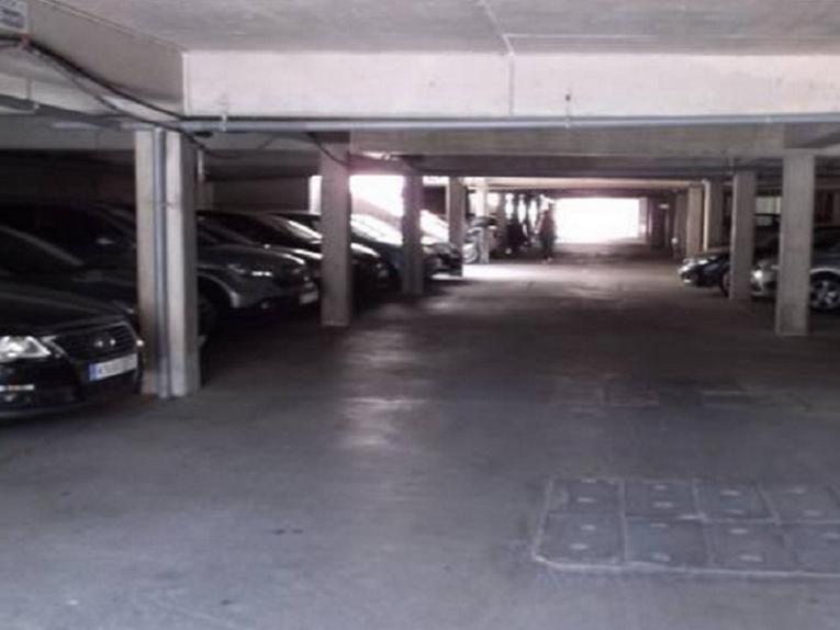 Commercial (Office) in Strovolos, Nicosia for Sale