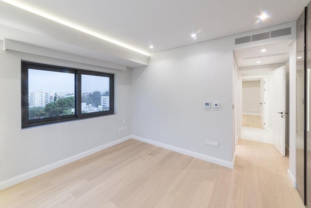 Apartment (Penthouse) in Germasoyia Tourist Area, Limassol for Sale