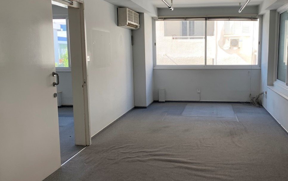 Commercial (Shop) in Aglantzia, Nicosia for Sale