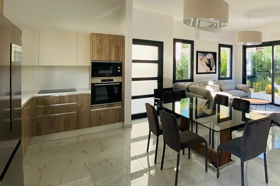House (Semi detached) in Moutagiaka Tourist Area, Limassol for Sale
