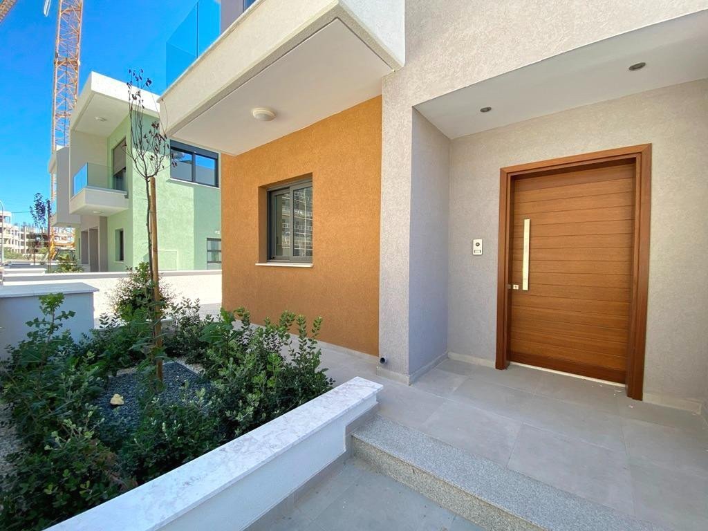 House (Semi detached) in Moutagiaka Tourist Area, Limassol for Sale
