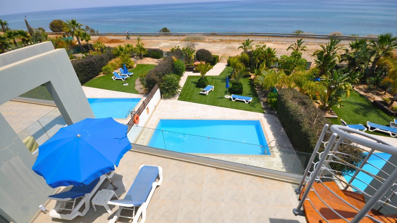 Apartment (Penthouse) in Pervolia, Larnaca for Sale