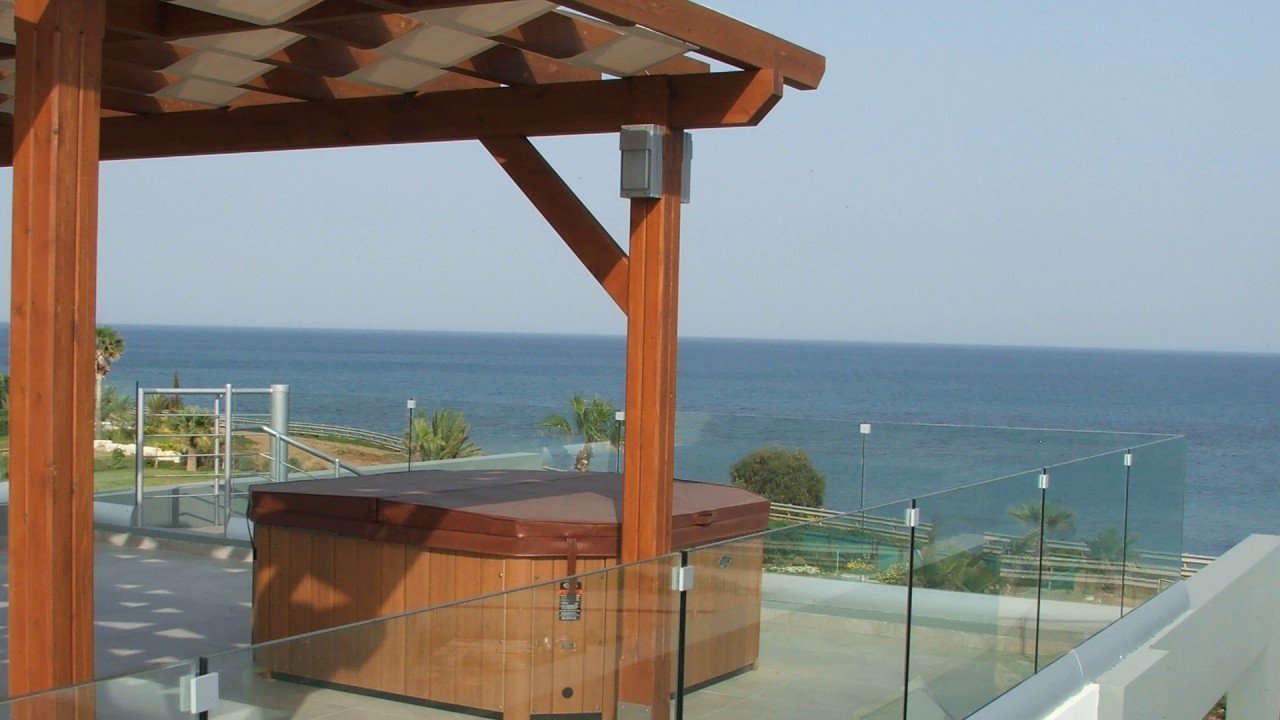 Apartment (Penthouse) in Pervolia, Larnaca for Sale