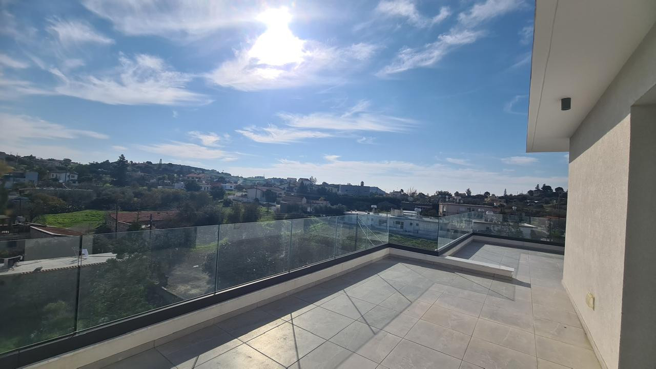 Apartment (Penthouse) in Parekklisia, Limassol for Sale