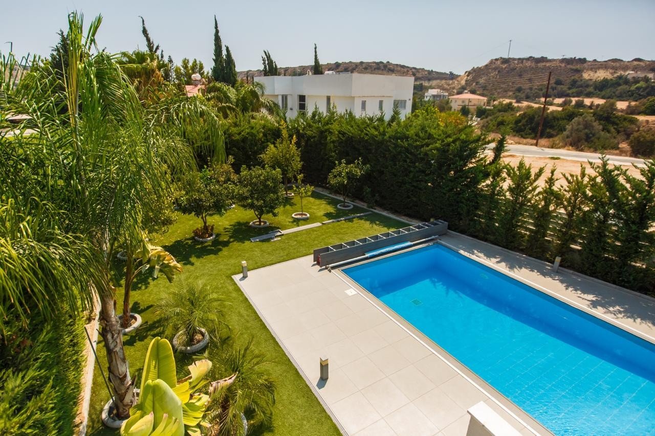 House (Detached) in Agios Tychonas, Limassol for Sale