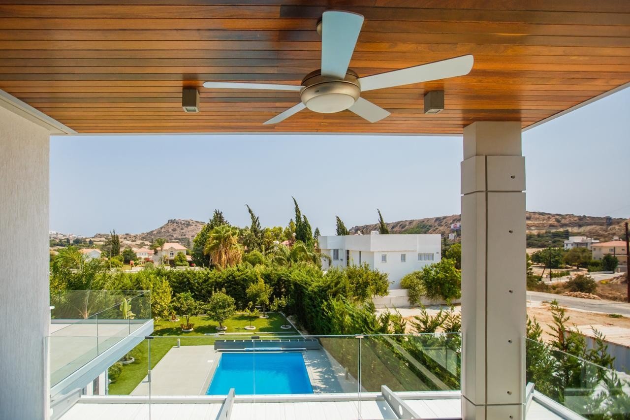 House (Detached) in Agios Tychonas, Limassol for Sale