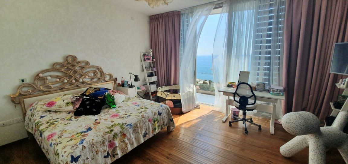 House (Detached) in Amathounta, Limassol for Sale