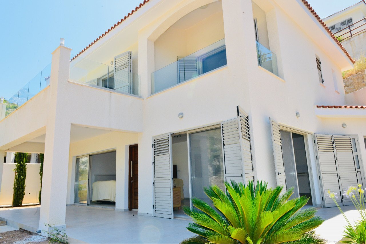 House (Detached) in Kamares, Paphos for Sale