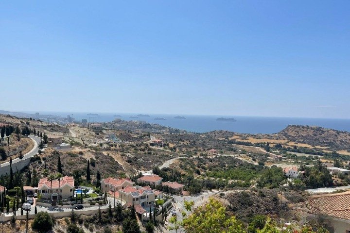 House (Detached) in Agios Tychonas, Limassol for Sale