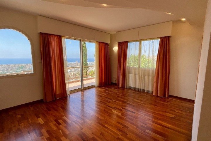House (Detached) in Agios Tychonas, Limassol for Sale