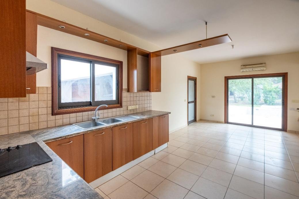 House (Detached) in Strovolos, Nicosia for Sale