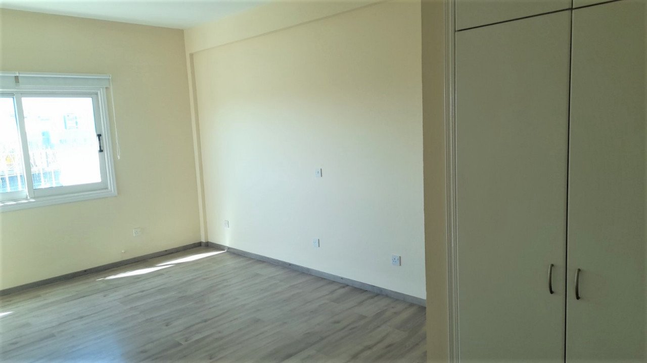 Apartment (Penthouse) in Lykavitos, Nicosia for Sale