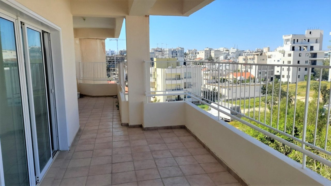 Apartment (Penthouse) in Lykavitos, Nicosia for Sale