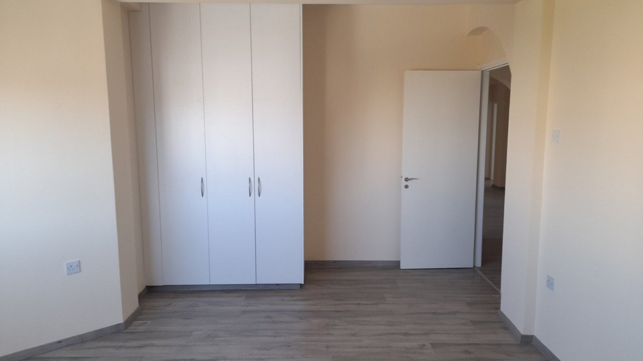 Apartment (Penthouse) in Lykavitos, Nicosia for Sale