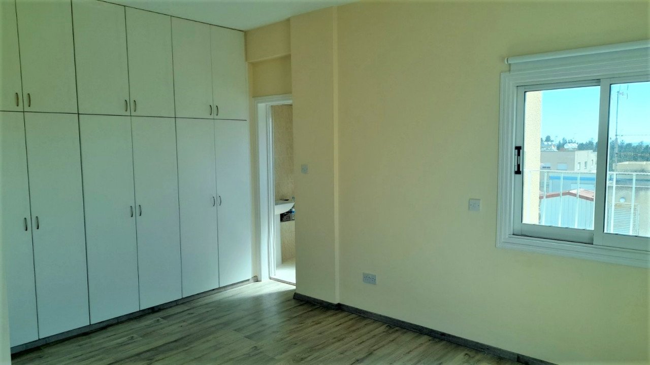 Apartment (Penthouse) in Lykavitos, Nicosia for Sale