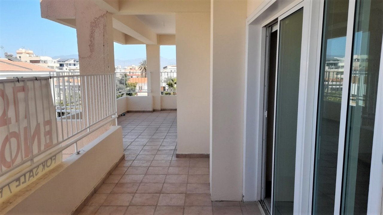 Apartment (Penthouse) in Lykavitos, Nicosia for Sale