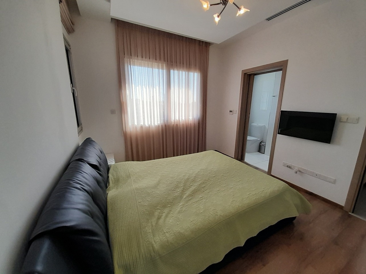 Apartment (Penthouse) in Agios Tychonas, Limassol for Sale
