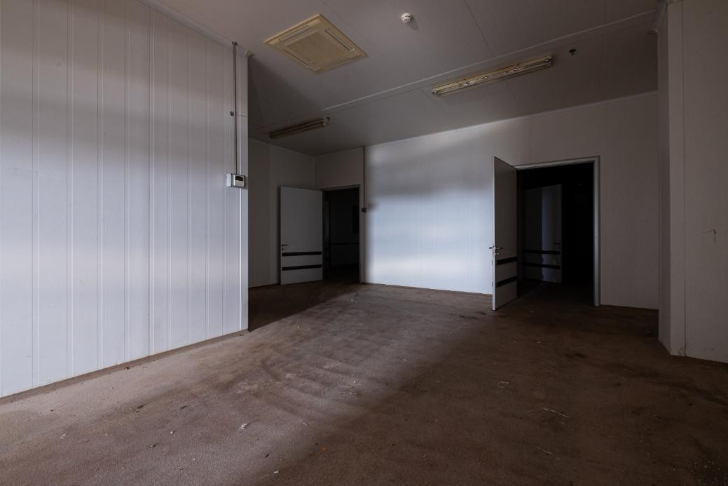 Commercial (Warehouse/Factory) in Tremithousa, Paphos for Sale