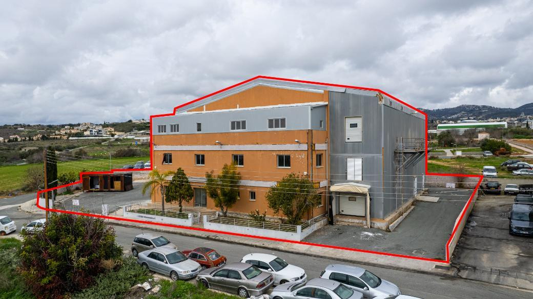 Commercial (Warehouse/Factory) in Tremithousa, Paphos for Sale