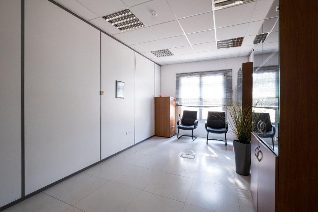 Commercial (Warehouse/Factory) in Kokkinotrimithia, Nicosia for Sale