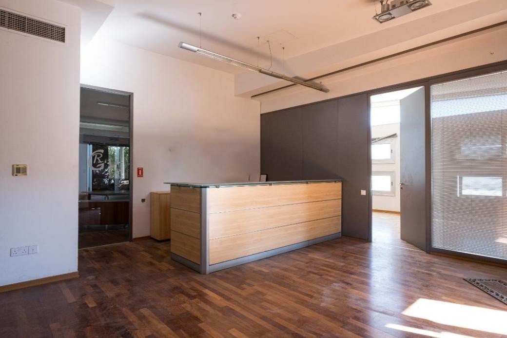 Commercial (Warehouse/Factory) in Kokkinotrimithia, Nicosia for Sale