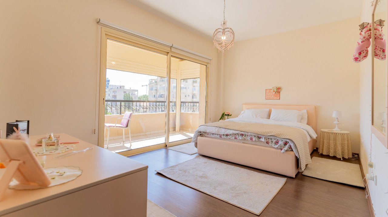 Apartment (Penthouse) in Petrou kai Pavlou, Limassol for Sale