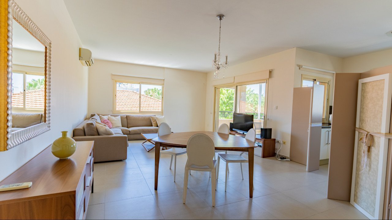 Apartment (Penthouse) in Petrou kai Pavlou, Limassol for Sale
