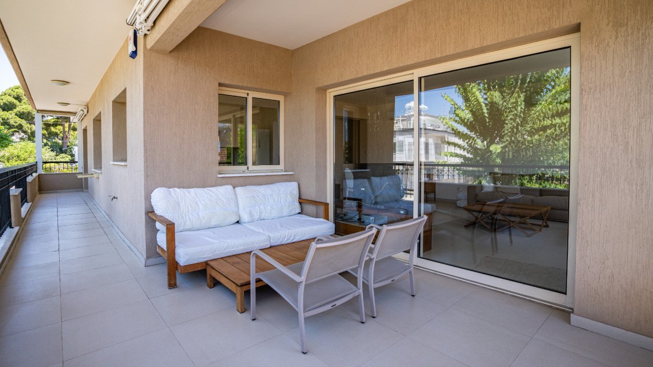 Apartment (Penthouse) in Petrou kai Pavlou, Limassol for Sale