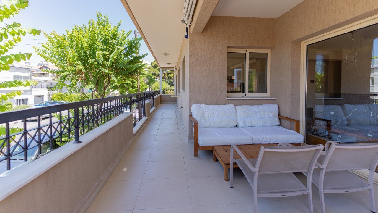 Apartment (Penthouse) in Petrou kai Pavlou, Limassol for Sale