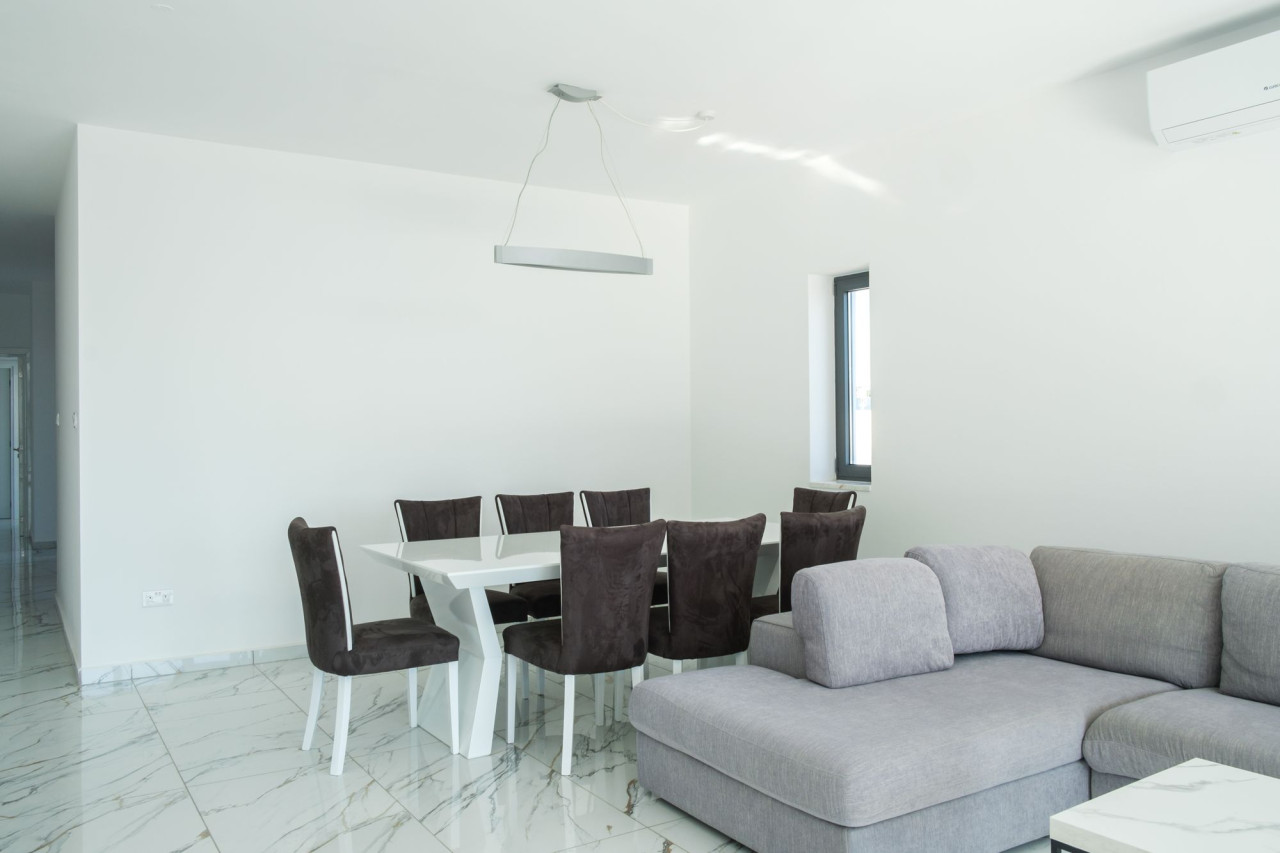 Apartment (Flat) in City Center, Paphos for Rent