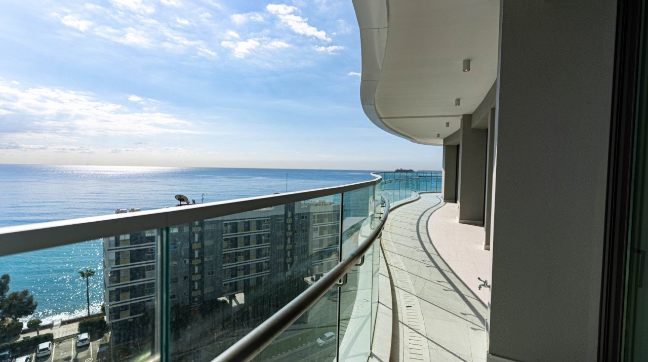 Apartment (Penthouse) in Germasoyia Tourist Area, Limassol for Sale