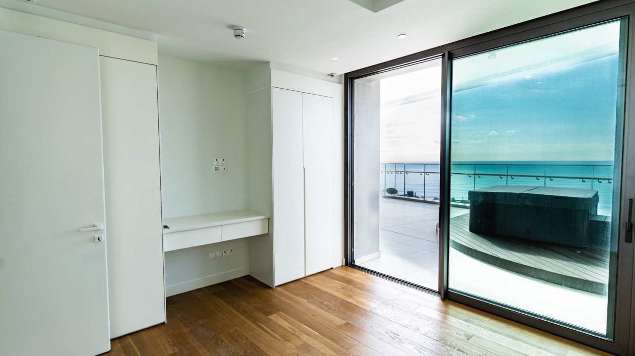 Apartment (Penthouse) in Germasoyia Tourist Area, Limassol for Sale