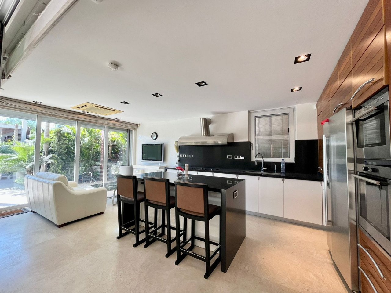 House (Detached) in Park Lane Area, Limassol for Sale