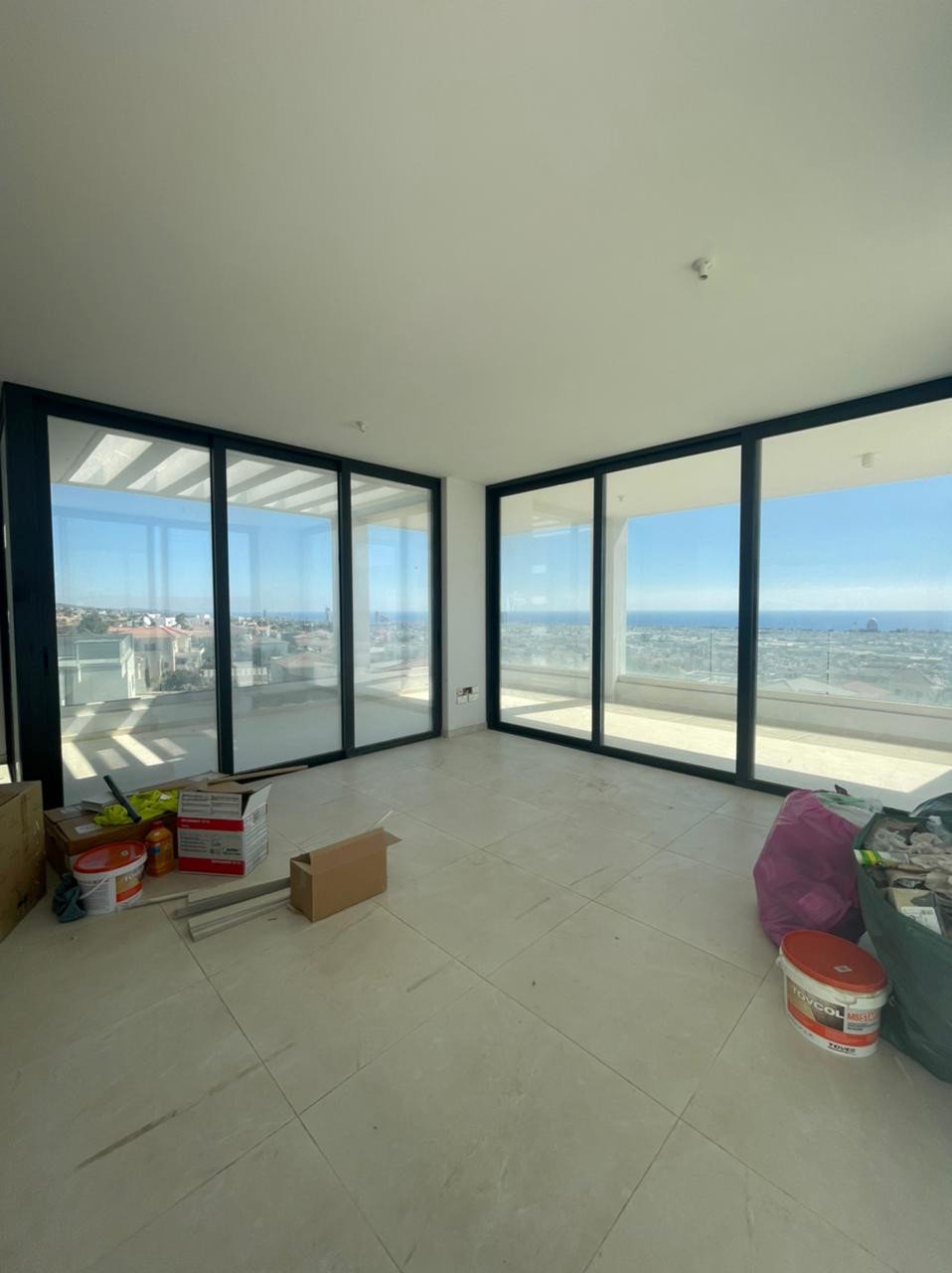 Apartment (Penthouse) in Agios Athanasios, Limassol for Sale