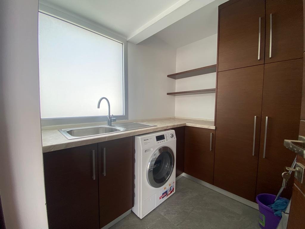 Apartment (Penthouse) in Papas Area, Limassol for Sale