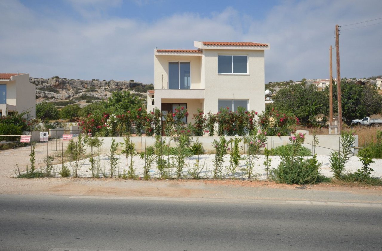 Main Photo of a 3 bedroom  Detached House for sale