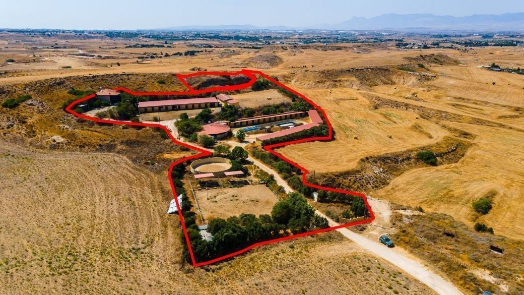 Commercial (Warehouse/Factory) in Pano Deftera, Nicosia for Sale