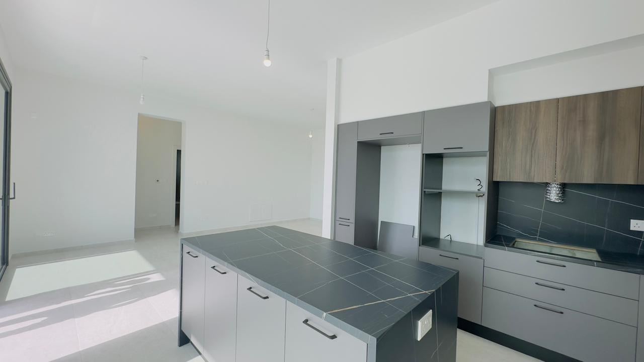 Apartment (Flat) in Green Area, Limassol for Sale