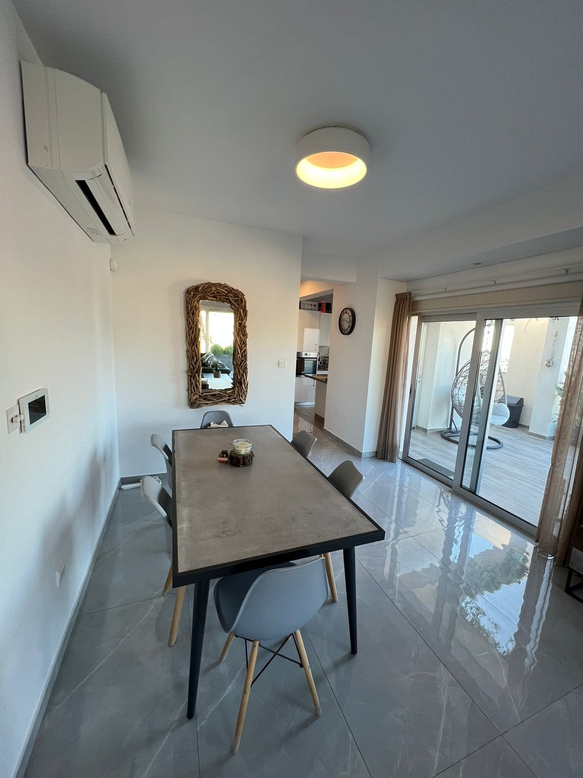 Apartment (Penthouse) in Mesa Geitonia, Limassol for Sale