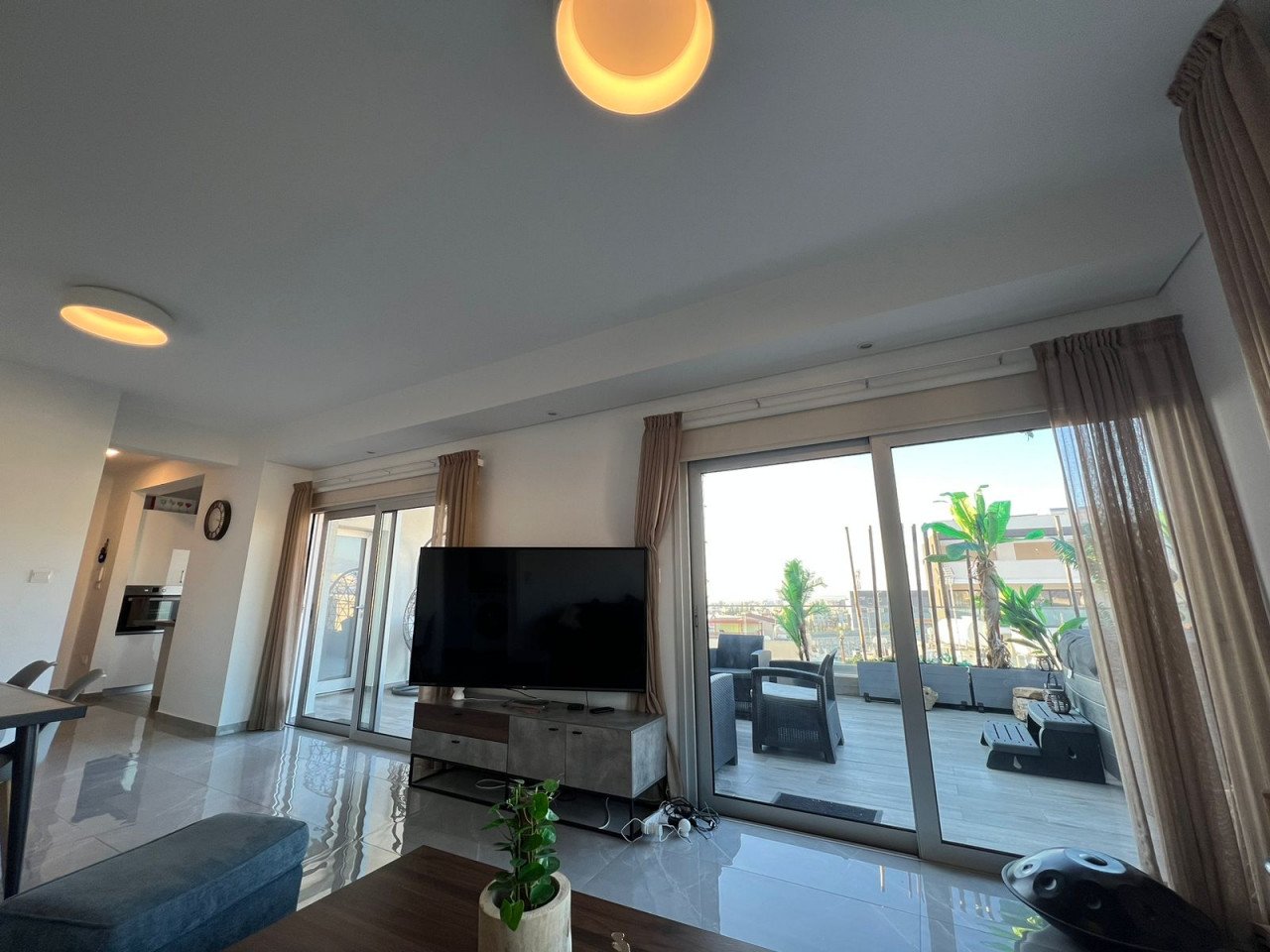 Apartment (Penthouse) in Mesa Geitonia, Limassol for Sale