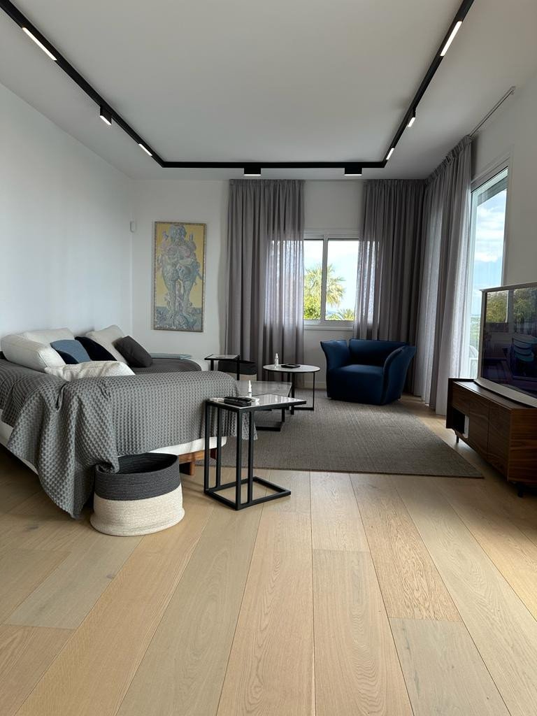 Apartment (Flat) in Germasoyia Tourist Area, Limassol for Sale
