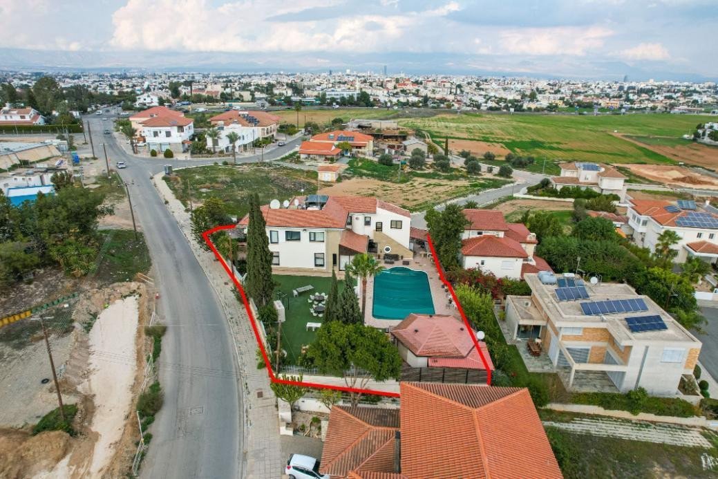 House (Detached) in Strovolos, Nicosia for Sale