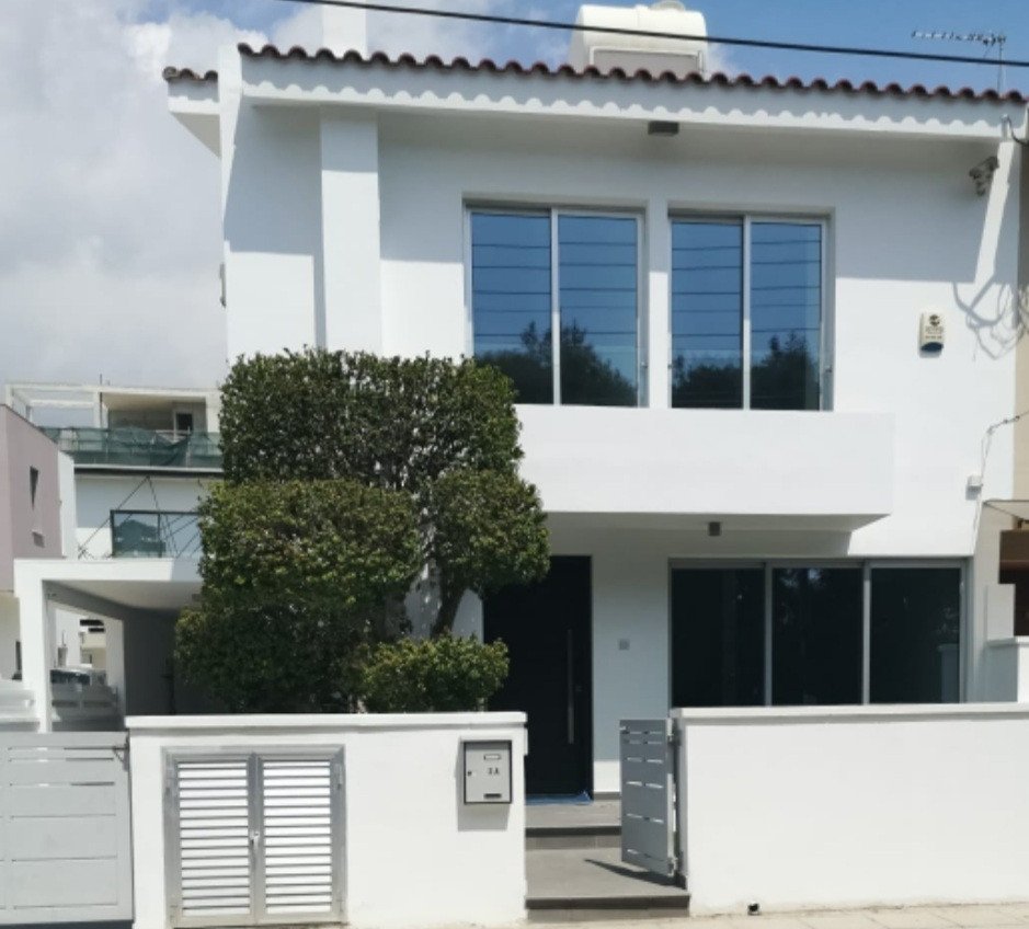 House (Semi detached) in Agios Nikolaos, Larnaca for Sale