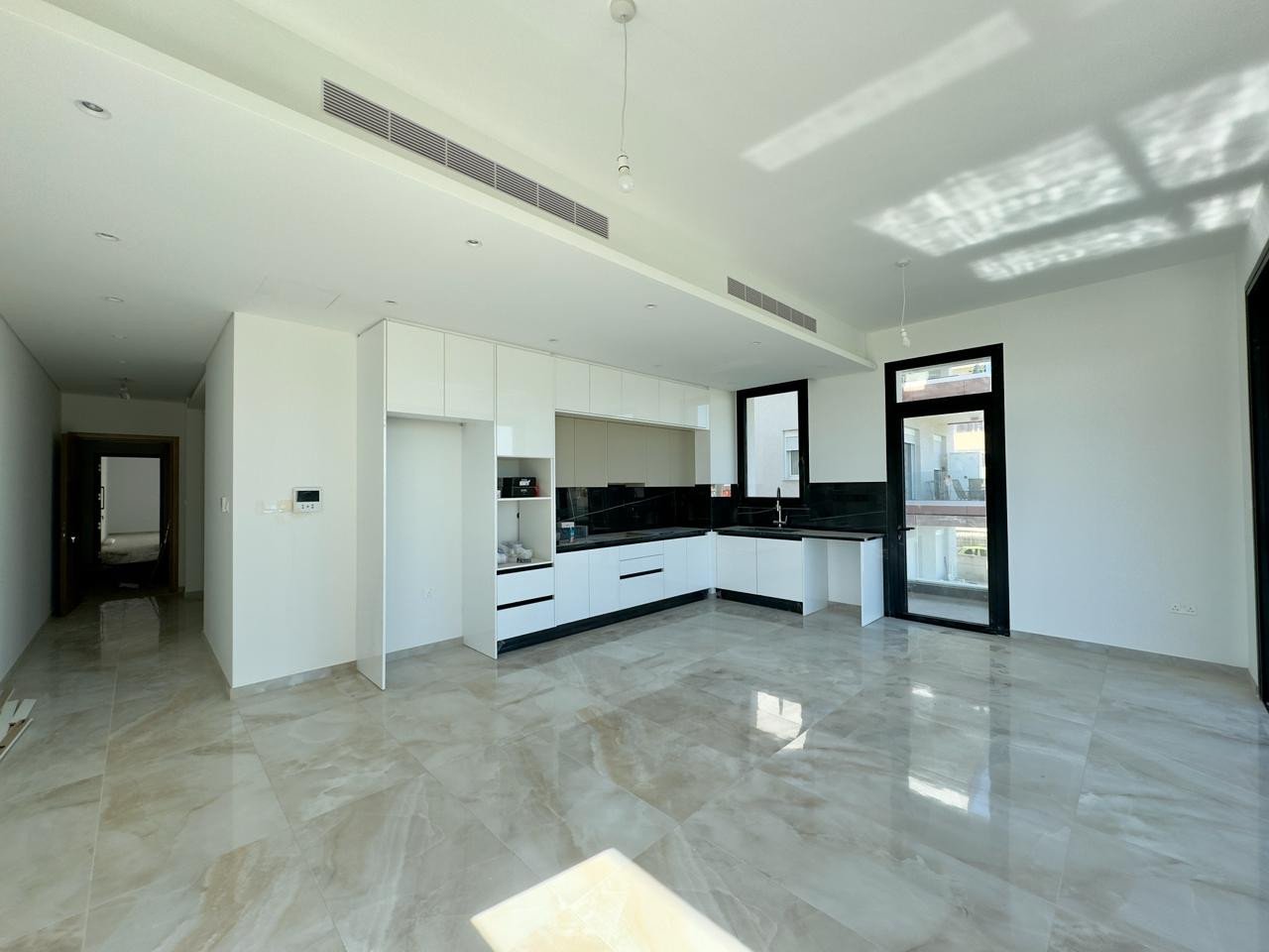 Apartment (Penthouse) in Mesa Geitonia, Limassol for Sale