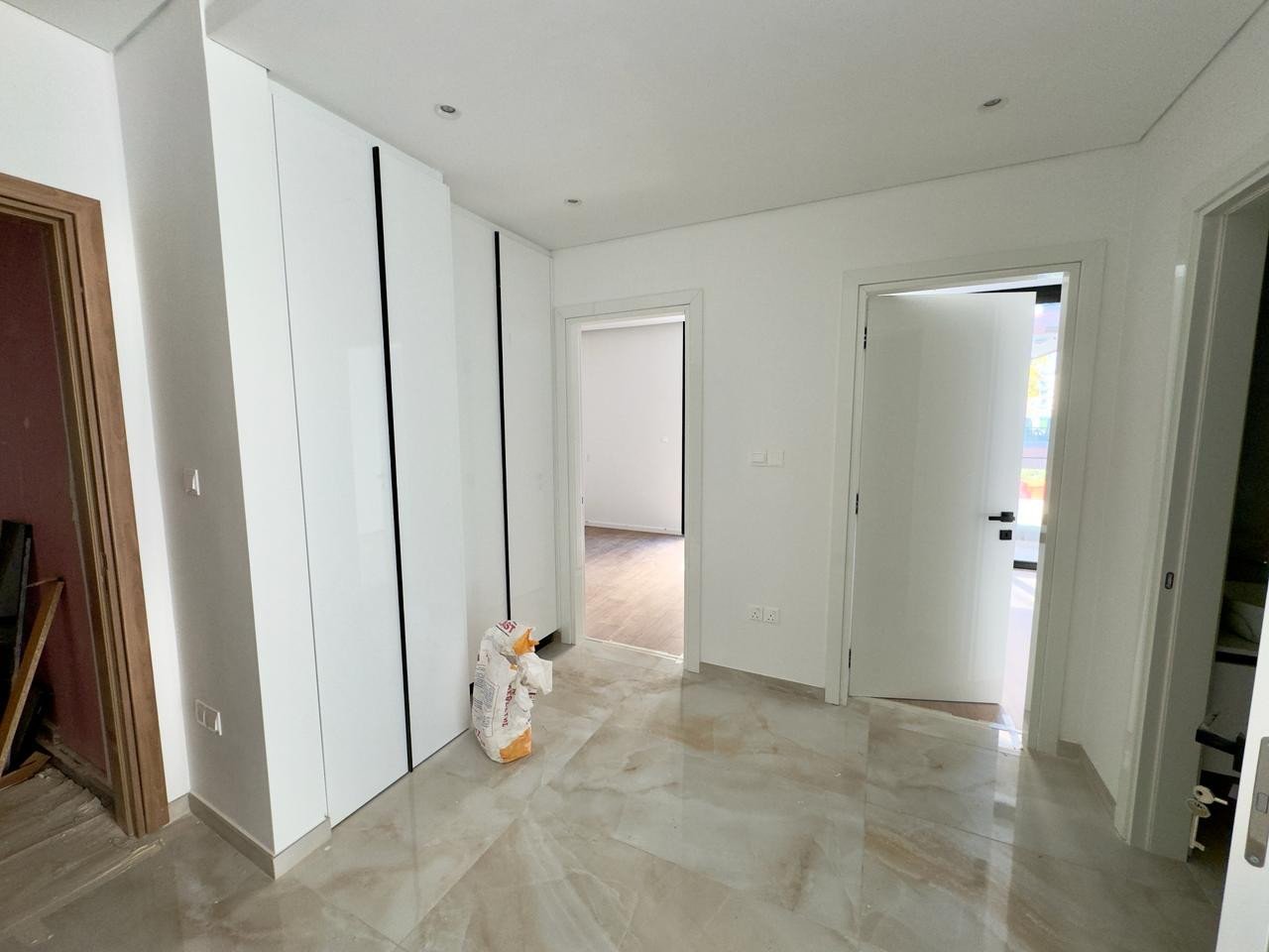 Apartment (Penthouse) in Mesa Geitonia, Limassol for Sale