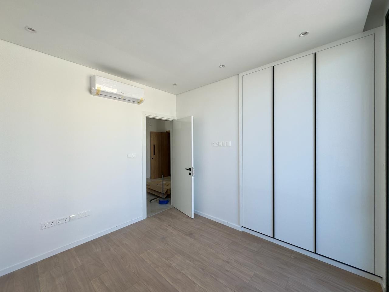 Apartment (Penthouse) in Mesa Geitonia, Limassol for Sale