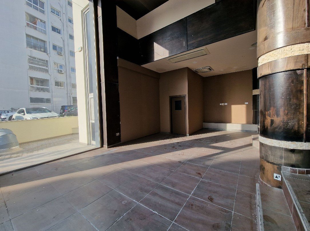 Commercial (Shop) in Agioi Omologites, Nicosia for Sale