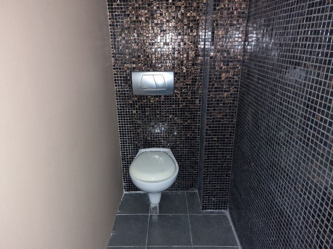 Commercial (Shop) in Agioi Omologites, Nicosia for Sale