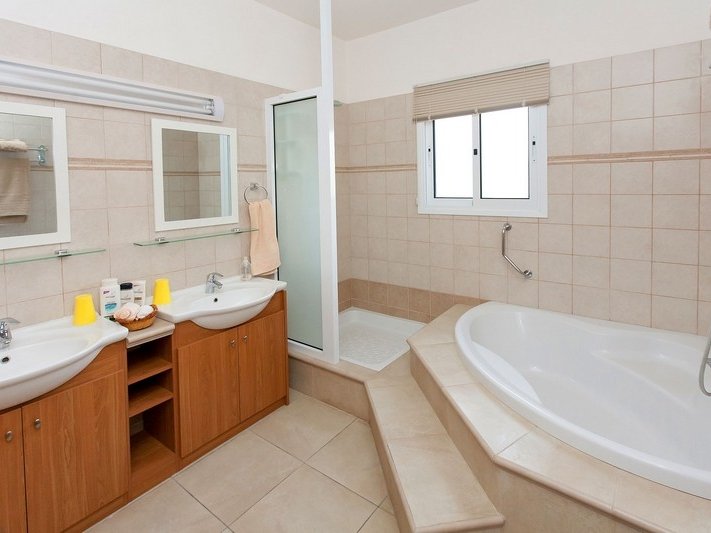 House (Detached) in Kolossi, Limassol for Rent